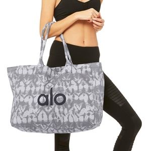 alo yoga shopper tote